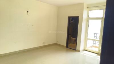 Bedroom Image of 1600 Sq.ft 3 BHK Apartment / Flat for rent in Grand Omaxe, Sector 93B Noida for Rs. 45000