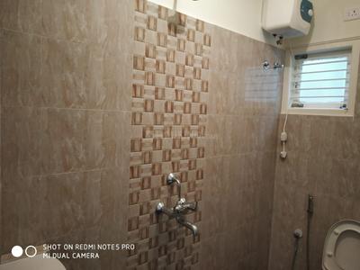 Bathroom Image of 1100 Sq.ft 2 BHK Builder Floor for rent in HBR Layout Bengaluru for Rs. 20000