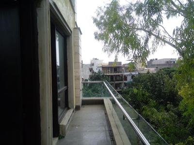 Balcony Image of 1900 Sq.ft 3 BHK Builder Floor for rent in Kirti Nagar New Delhi for Rs. 68500