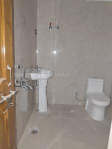 Bathroom Image of 1500 Sq.ft 3 BHK Builder Floor for rent in Indira Nagar Lucknow for Rs. 25000