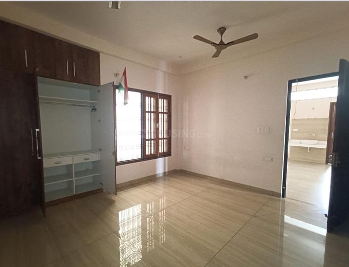 Sushant Golf City Bedroom 1