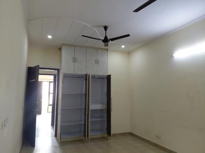 Bedroom Image of 2600 Sq.ft 3 BHK Builder Floor for rent in Sector 46 Noida for Rs. 37000