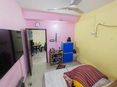 Bedroom Image of 850 Sq.ft 2 BHK Apartment / Flat for rent in Vivekananda Apartment, Kaikhali Kolkata for Rs. 12000