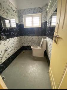 Bathroom Image of 1350 Sq.ft 2 BHK Apartment / Flat for rent in Kuppedada Mysore for Rs. 16000