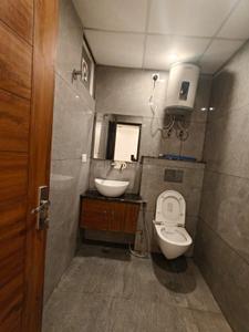 Bathroom Image of 1270 Sq.ft 2 BHK Apartment / Flat for rent in Doon Divine Aviral Snowveiw, Kishanpur Dehradun for Rs. 23000