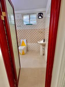 Bathroom Image of 1680 Sq.ft 3 BHK Apartment / Flat for rent in Happy Homes, Kancharapalem Visakhapatnam for Rs. 20000