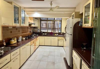Kitchen Image of 2800 Sq.ft 3 BHK Penthouse for sale in Vile Parle East Mumbai for Rs. 150000000