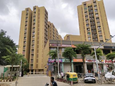 Gated Community Images of 1500 Sq.ft 3 BHK Apartment / Flat for sale in HN Safal Marigold, Bopal Ahmedabad for Rs. 7900000