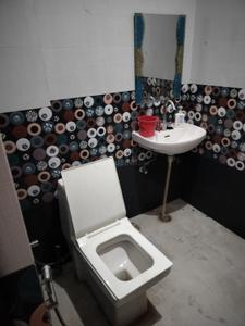 Bathroom Image of 700 Sq.ft 2 BHK Independent House for rent in Chinhat Lucknow for Rs. 9000