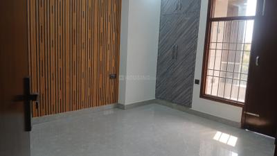 Bedroom Image of 1800 Sq.ft 4 BHK Builder Floor for sale in Shalimar Garden Ghaziabad for Rs. 17500000