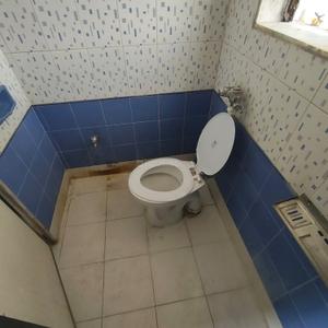 Bathroom Image of 1000 Sq.ft 3 BHK Duplex for rent in Green Square Phase II Tower 1 And 3, Thane West Thane for Rs. 55000