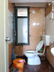Common Bathroom Image of 980 Sq.ft 2 BHK Apartment / Flat for rent in Neelkanth Royale Palms, Thane West Thane for Rs. 45000
