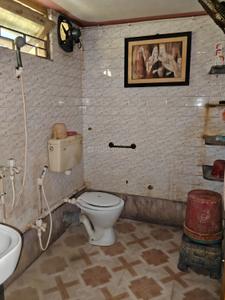 Bathroom Image of 2500 Sq.ft 4 BHK Apartment / Flat for sale in Haltu Kolkata for Rs. 13300000
