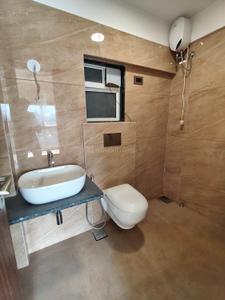 Bathroom Image of 800 Sq.ft 3 BHK Apartment / Flat for sale in Mayfair Breeze, Andheri West Mumbai for Rs. 30000000