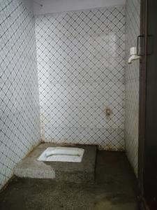 Common Bathroom Image of 300 Sq.ft 1 RK Apartment / Flat for rent in Munirka New Delhi for Rs. 7000