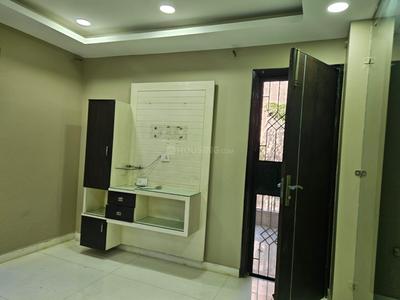 Bedroom Image of 3000 Sq.ft 6 BHK Villa for rent in Greenwoods Society, Omega IV Greater Noida for Rs. 70000