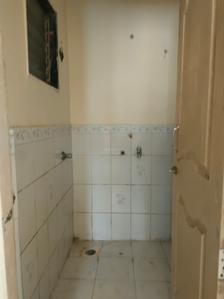 Common Bathroom One Image of 380 Sq.ft 1 BHK Apartment / Flat for sale in Kandivali West Mumbai for Rs. 6700000