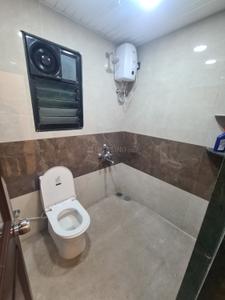 Bathroom Image of 1250 Sq.ft 3 BHK Apartment / Flat for rent in Kumar Kruti, Kalyani Nagar Pune for Rs. 75000