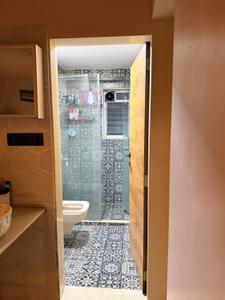 Bathroom Image of 650 Sq.ft 1 BHK Apartment / Flat for sale in Manek Moti, Andheri West Mumbai for Rs. 17500000