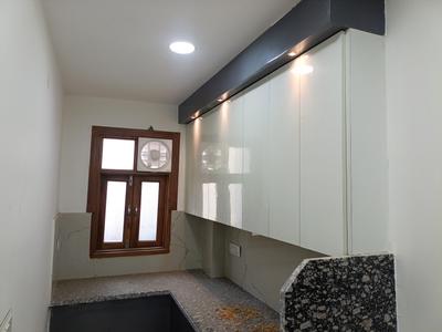 Kitchen Image of 540 Sq.ft 2 BHK Builder Floor for sale in Laxmi Nagar New Delhi for Rs. 5800000