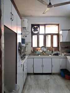 Kitchen Image of 1500 Sq.ft 3 BHK Builder Floor for rent in Sector 44 Noida for Rs. 80000