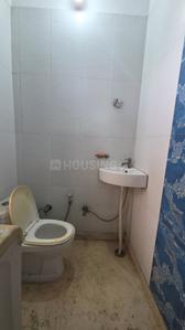 Bathroom Image of 900 Sq.ft 1 BHK Builder Floor for rent in Pitampura New Delhi for Rs. 22000