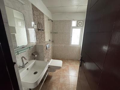 Bathroom Image of 1495 Sq.ft 3 BHK Apartment / Flat for sale in Panchsheel Pratishtha, Sector 75 Noida for Rs. 21000000