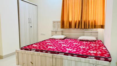 Bedroom Image of 940 Sq.ft 2 BHK Apartment / Flat for rent in Palasia Indore for Rs. 30000
