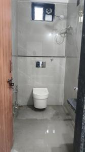 Bathroom Image of 650 Sq.ft 1 BHK Apartment / Flat for rent in L I G Colony Indore for Rs. 28000