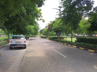 Image of 700 Sq.ft Residential Plot / Land for sale in DLF Alameda, Sector 73, Gurgaon for Rs. 210000000