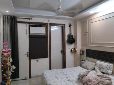 Bedroom Image of 1700 Sq.ft 3 BHK Builder Floor for sale in Shahdara New Delhi for Rs. 14800000