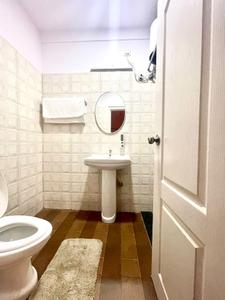 Bathroom Image of 1200 Sq.ft 1 BHK Apartment / Flat for rent in Shreeji Sadan Residency, Zadeshwar Bharuch for Rs. 10000
