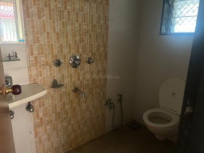 Bathroom Image of 3300 Sq.ft 4.5 BHK Independent House for rent in jolly Apartment, Chembur Mumbai for Rs. 285000