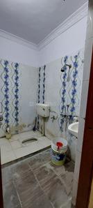Bathroom Image of 1000 Sq.ft 2 BHK Builder Floor for rent in Jankipuram Vistar Lucknow for Rs. 10000
