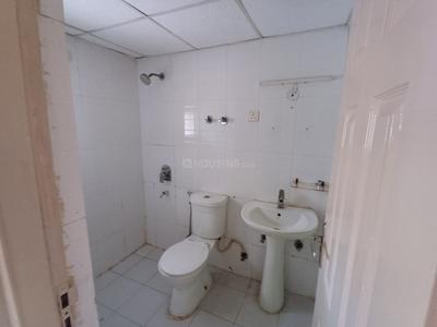 Bathroom Image of 1500 Sq.ft 3 BHK Apartment / Flat for sale in SAP Homes, Sector 73 Noida for Rs. 6800000