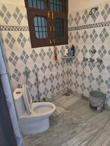 Bathroom Image of 2100 Sq.ft 4 BHK Independent House for rent in Panchkula Extension Panchkula for Rs. 44000