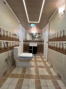 Bathroom Image of 950 Sq.ft 2 BHK Apartment / Flat for sale in Jakhu Shimla for Rs. 9000000