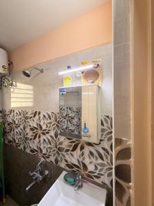 Bathroom Image of 650 Sq.ft 2 BHK Apartment / Flat for rent in Perambur Chennai for Rs. 25000