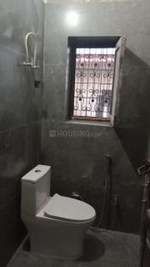 Bathroom Image of 650 Sq.ft 1 BHK Builder Floor for rent in Sector 21 Gurgaon for Rs. 20000
