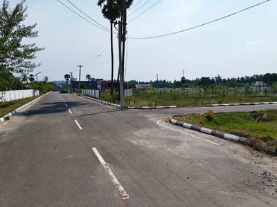 Image of 600 Sq.ft Residential Plot / Land for sale in SIS Golden Gate, Chinna Irumbedu, Chennai for Rs. 1800000
