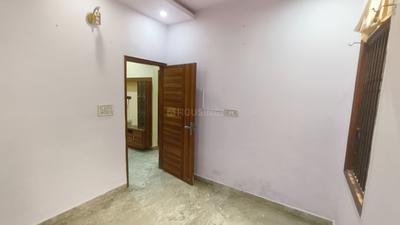 Bedroom Image of 850 Sq.ft 3 BHK Apartment / Flat for sale in Shahdara New Delhi for Rs. 6000000