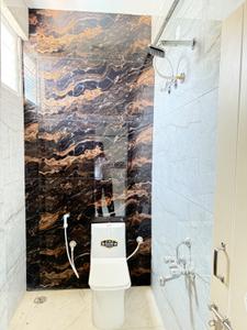 Bathroom Image of 600 Sq.ft 1 BHK Independent House for rent in Varanasi Bengaluru for Rs. 15000