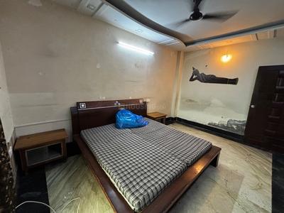 Bedroom Image of 1850 Sq.ft 4 BHK Builder Floor for sale in Sector 4 Rohini New Delhi for Rs. 10500000