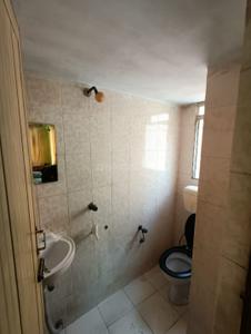 Bathroom Image of 1050 Sq.ft 3 BHK Apartment / Flat for sale in Bangur Avenue Kolkata for Rs. 3700000