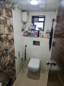 Common Bathroom Image of 725 Sq.ft 1 BHK Apartment / Flat for sale in Parel Mumbai for Rs. 26100000