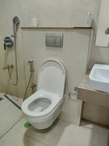 Common Bathroom Image of 1250 Sq.ft 2 BHK Apartment / Flat for sale in K Raheja Ascencio, Powai Mumbai for Rs. 28000000