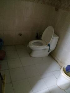 Bathroom Image of 650 Sq.ft 1 BHK Builder Floor for rent in Sector 63 A Noida for Rs. 16000