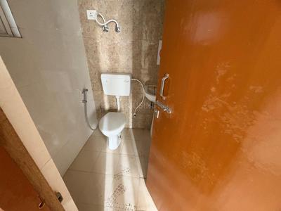 Bathroom Image of 1100 Sq.ft 2.5 BHK Apartment / Flat for rent in Morabadi Ranchi for Rs. 15999