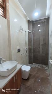 Bathroom Image of 950 Sq.ft 2 BHK Builder Floor for rent in Palam Vihar Gurgaon for Rs. 38000