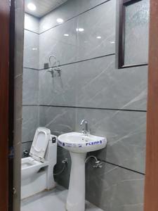 Bedroom One Image of 1300 Sq.ft 3 BHK Builder Floor for sale in Indirapuram Ghaziabad for Rs. 12000000